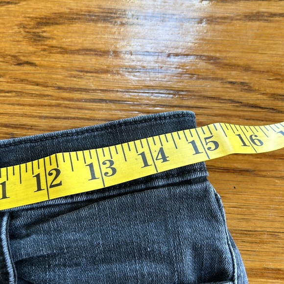 J Brand black jeans. Skinny Leg Vanity, size 31. - Picture 8 of 10